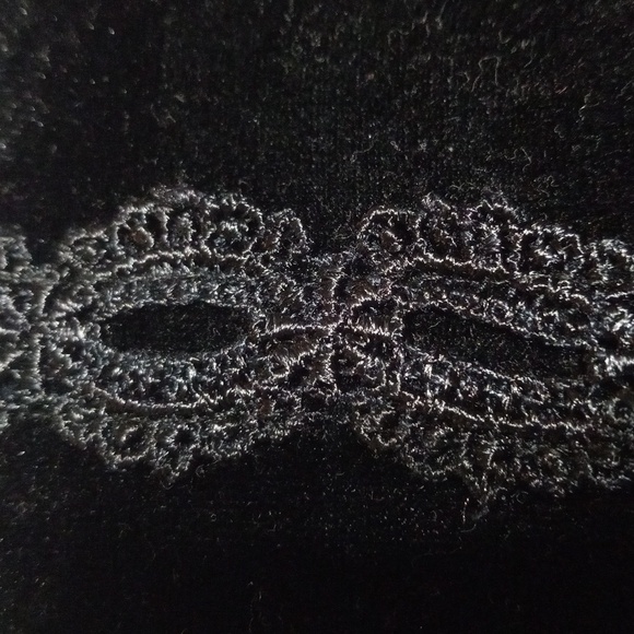 The Territory Ahead Elegant Top: L & Forwear N.Y. Black Skirt: XL, 2 pc Set - Picture 11 of 13